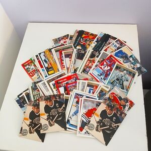 140+ Assorted Hockey Trading Cards Lot